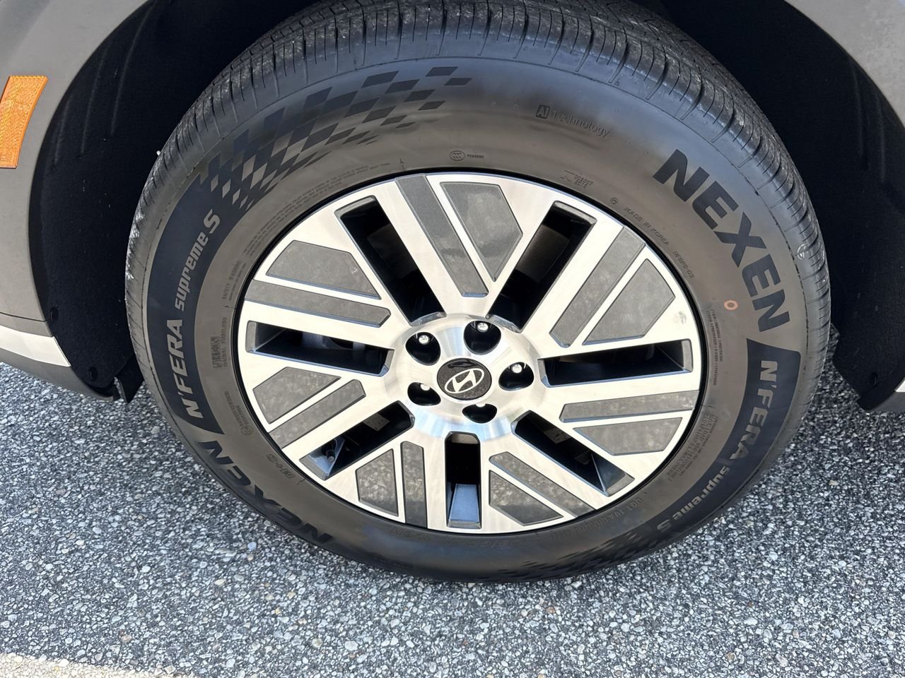 New 2026 Galaxy Maroon Pearl Hyundai Blue SEL Premium 8P image 9