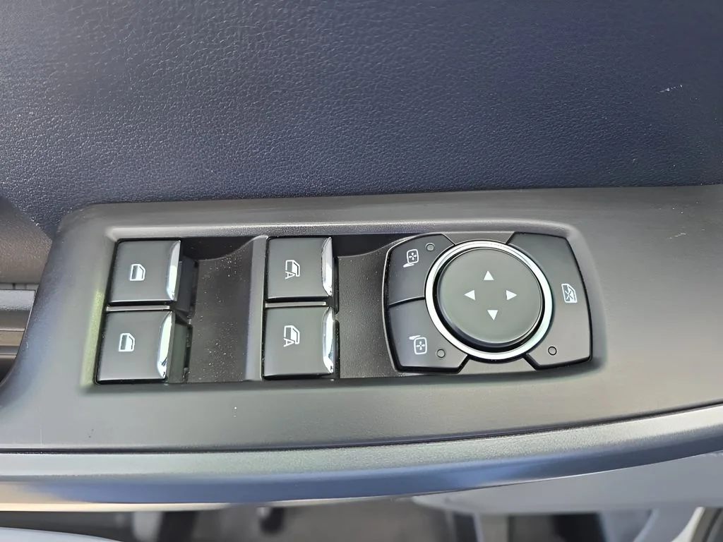 Used 2024 Oxford White Ford XLT image 38