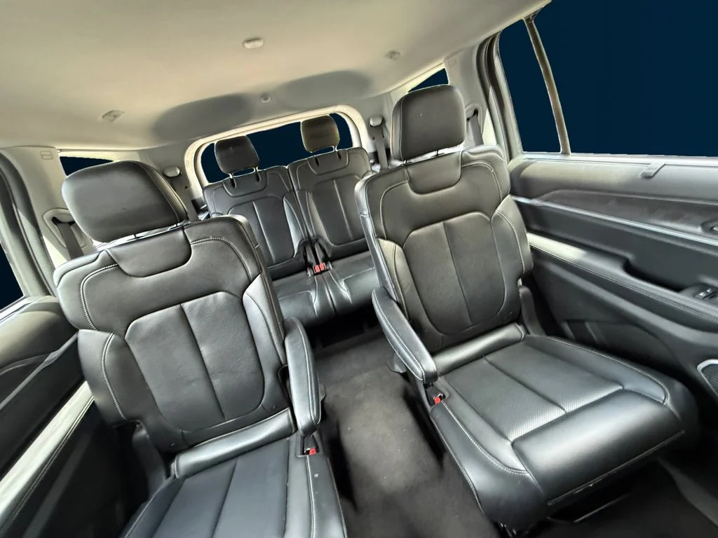 Used 2022 Silver Jeep Limited image 18