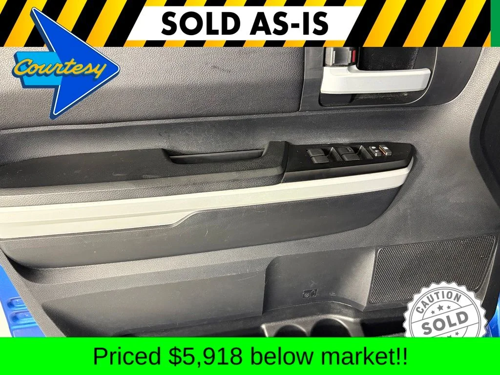 Used 2018 Blue Toyota SR5 image 14