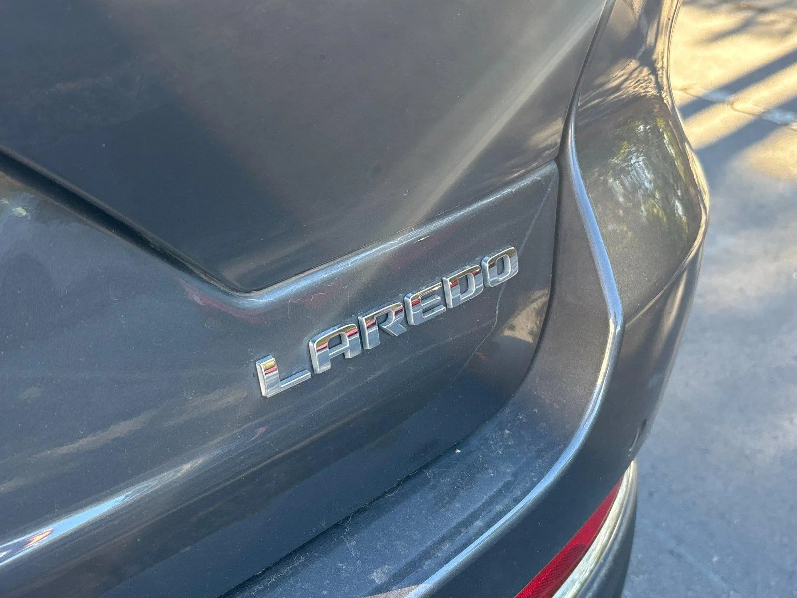 Used 2023 Baltic Gray Metallic Clearcoat Jeep Laredo image 10