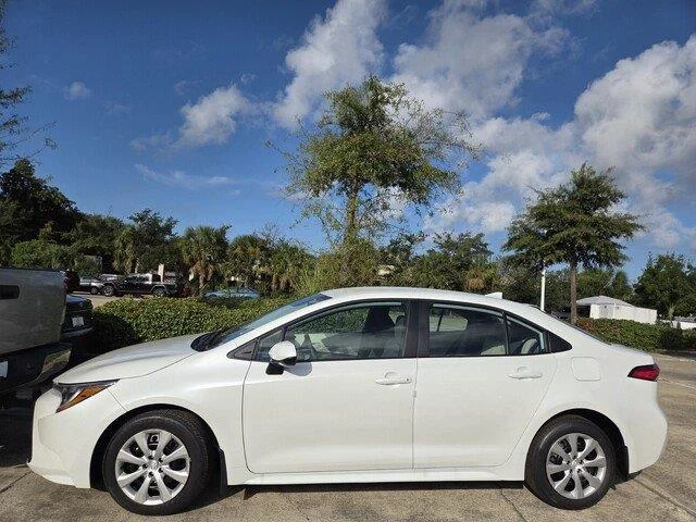 Used 2026 Wind Chill Pearl Toyota LE image 2