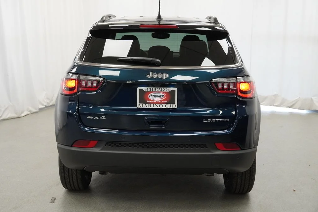New 2026 Fathom Blue Pearl-Coat Exterior Paint Jeep Limited image 9