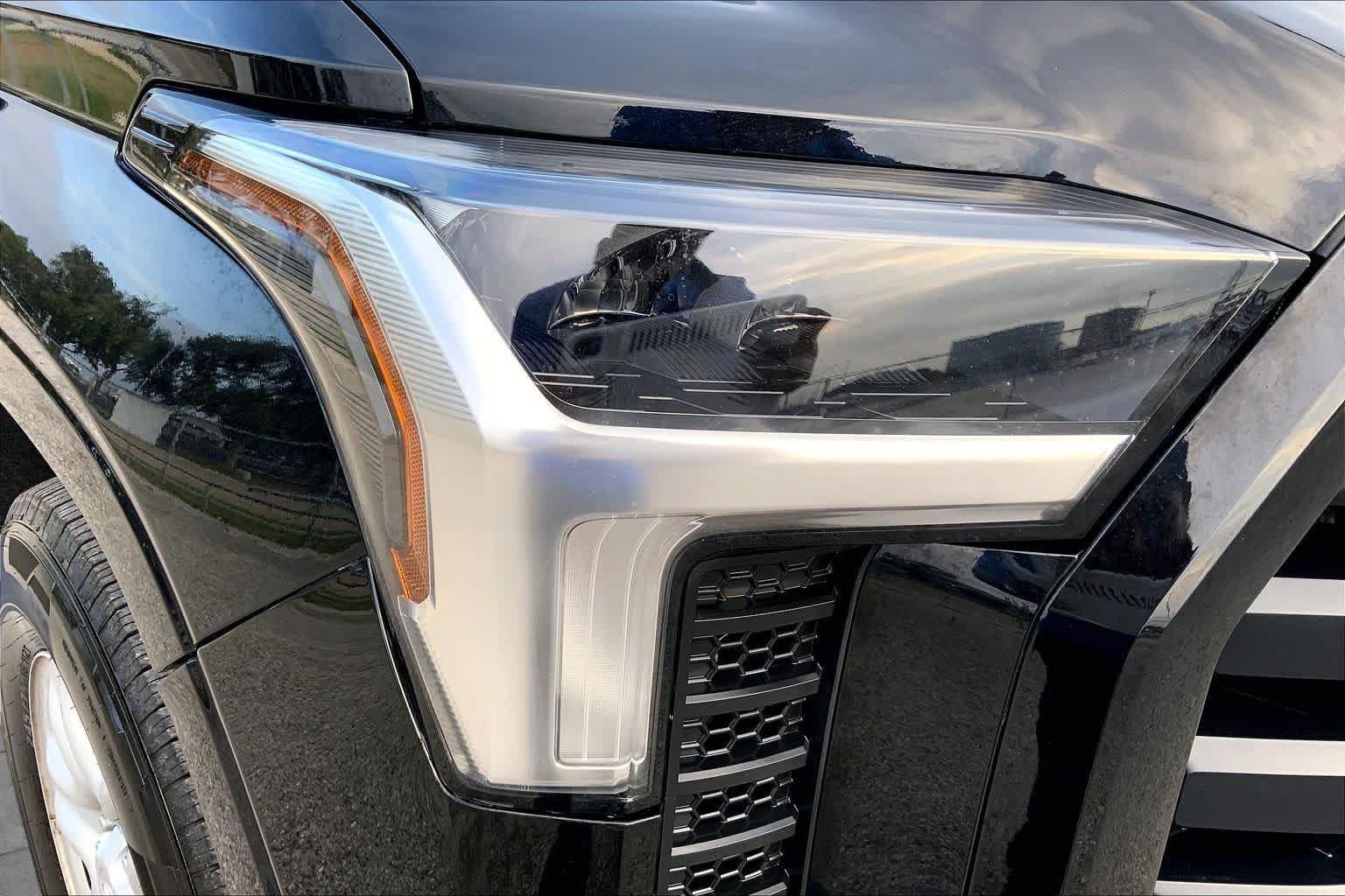 Used 2022 Midnight Black Metallic Toyota SR image 27