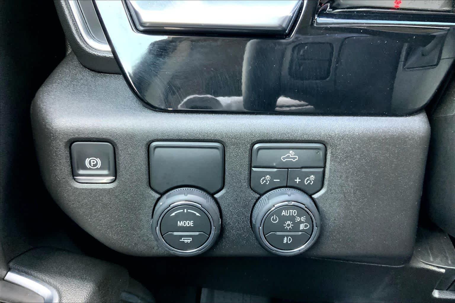 Used 2026 Summit White Chevrolet RST image 33