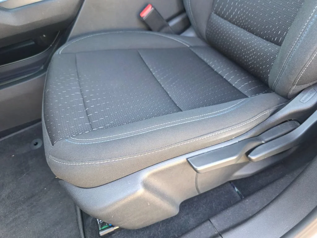 Used 2025 Summit White Chevrolet LT image 12