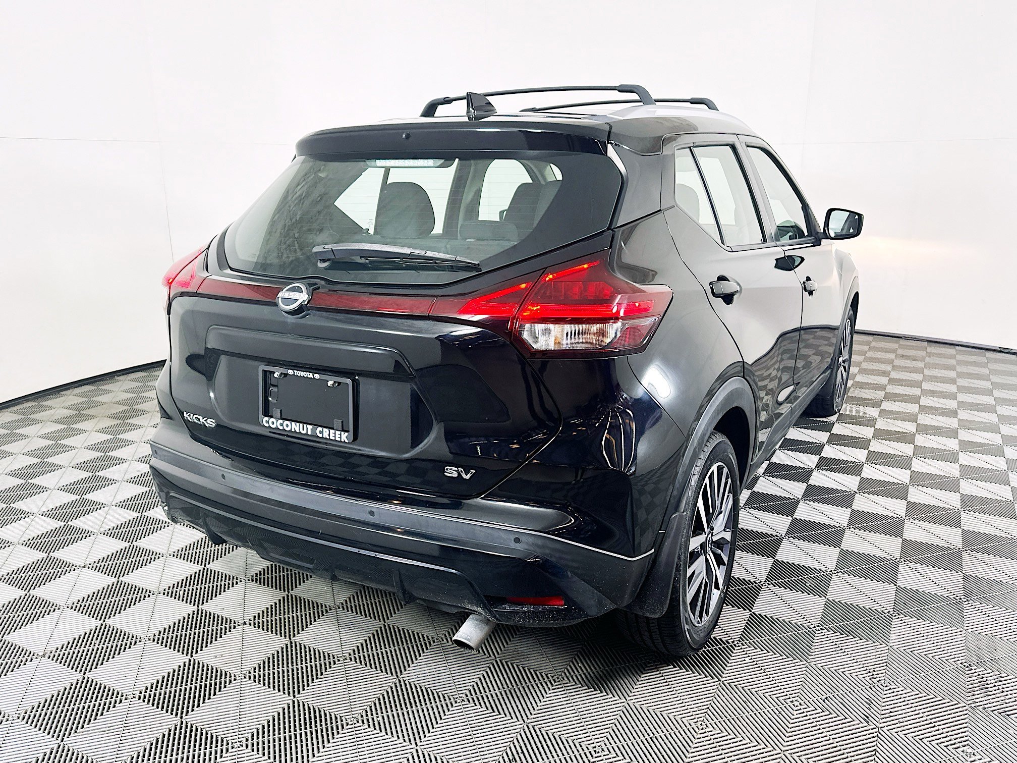 2022 Nissan Kicks thumbnail 5
