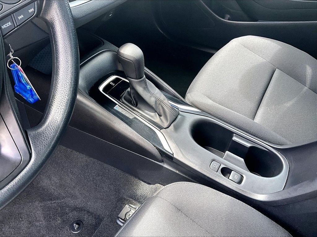 Used 2025 White Toyota LE image 20