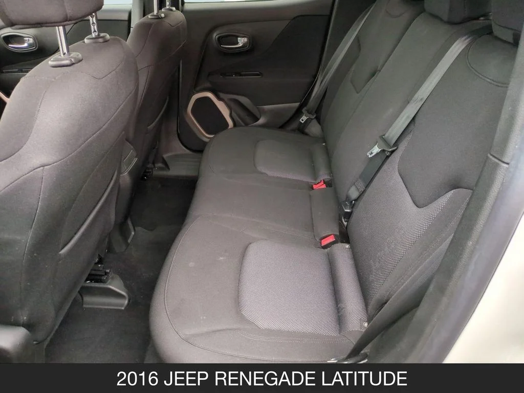 Used 2016 White Jeep Latitude image 16
