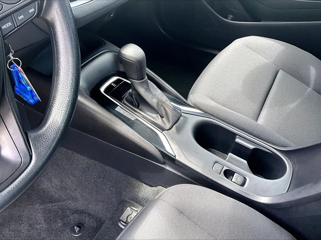 Used 2025 White Toyota LE image 20