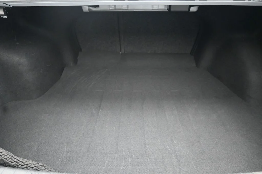Used 2018 White Kia S image 17