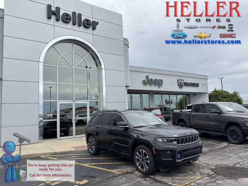 Used 2023 Diamond Black Crystal Pearlcoat Jeep Overland 4xe image 1