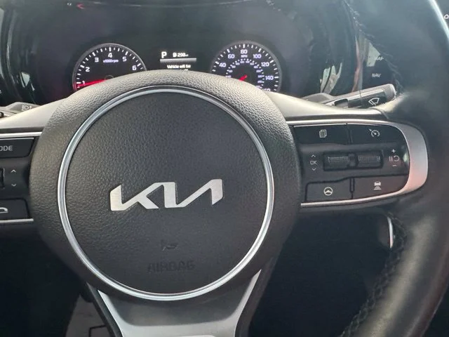 Used 2023 White Kia GT-Line image 32