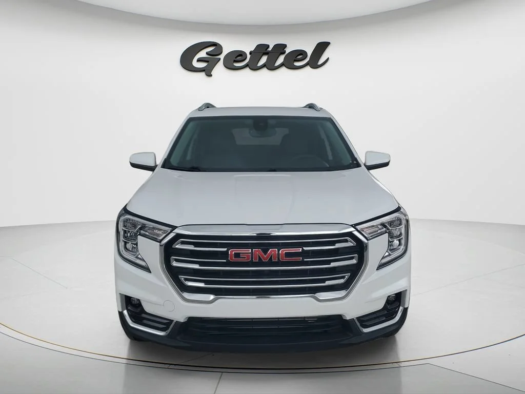 Used 2024 Summit White GMC SLT image 2