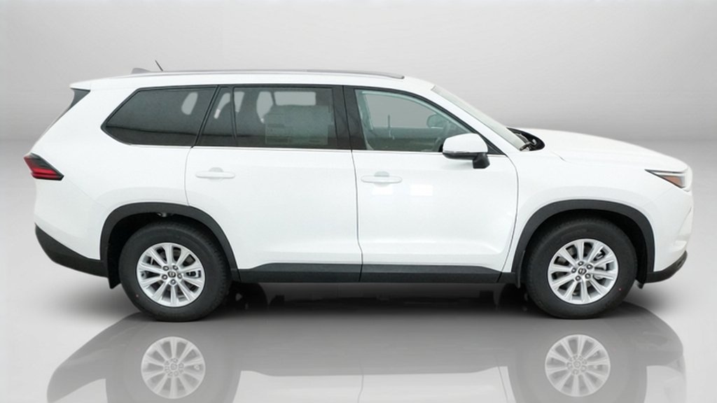 New 2026 Wind Chill Pearl Toyota XLE image 37