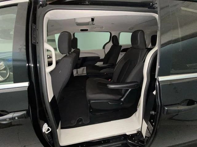 Used 2021 Black Chrysler LX image 21