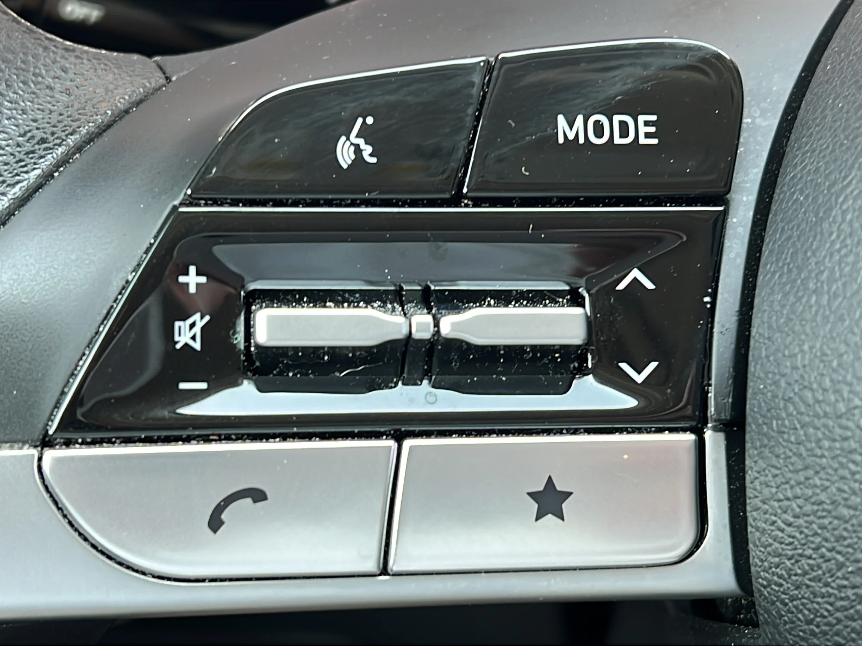 Used 2024 Shimmering Silver Hyundai SEL image 19