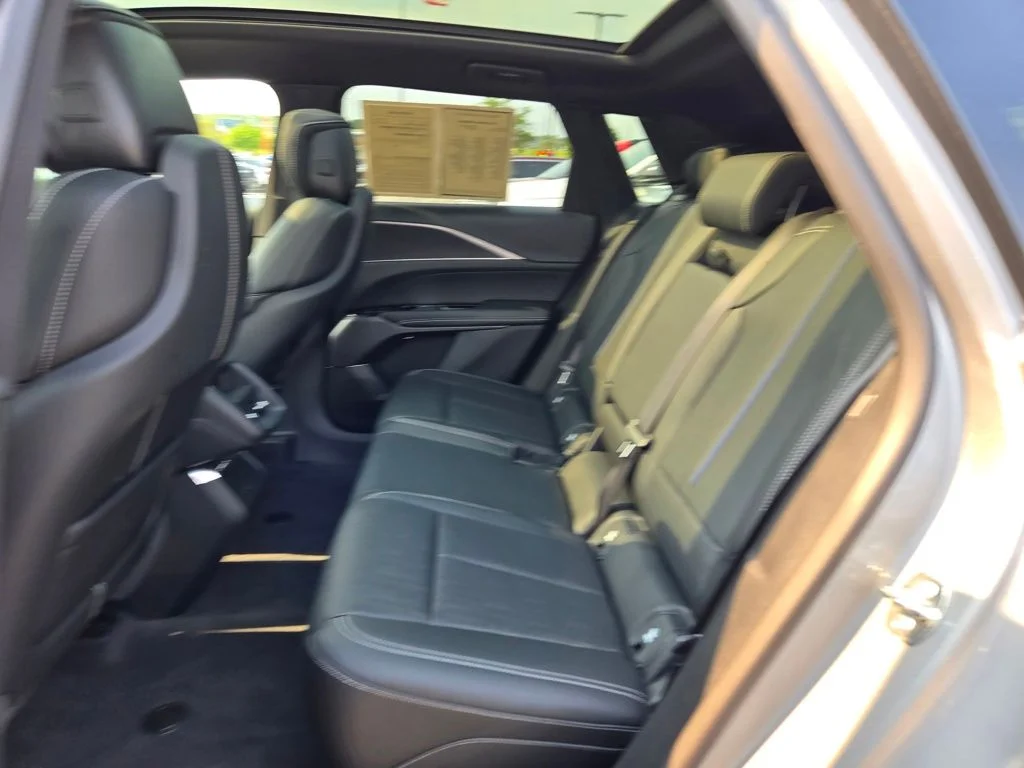 Used 2025 Silver Cadillac Sport image 26