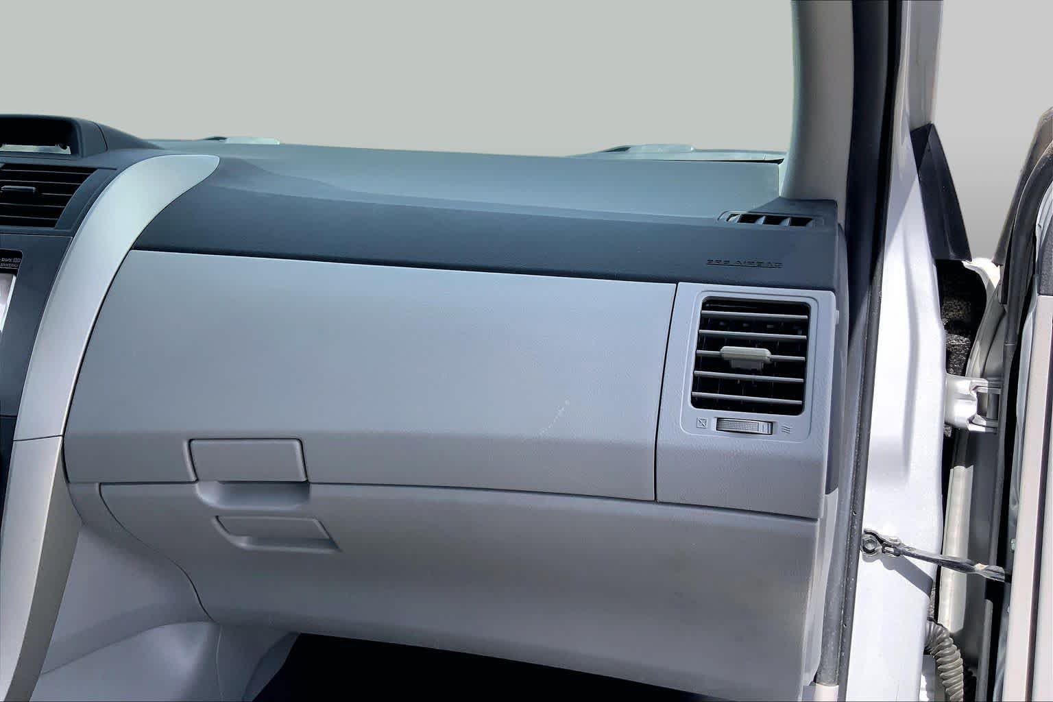 Used 2013 Classic Silver Metallic Toyota L image 18