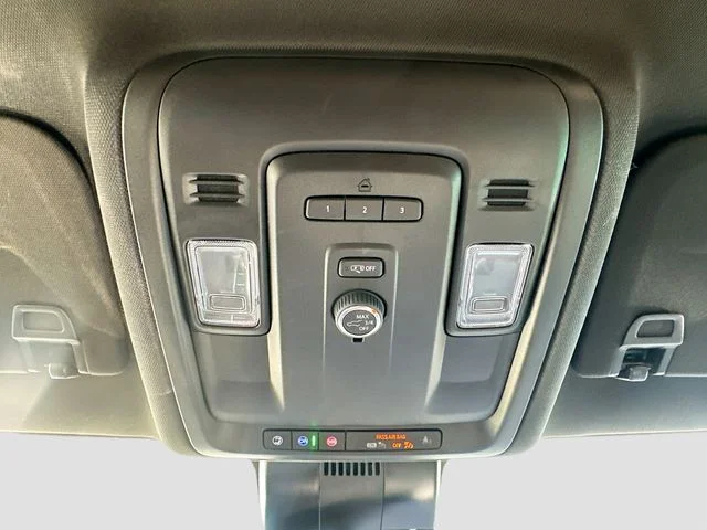 Used 2024 Blue Chevrolet Z71 image 22