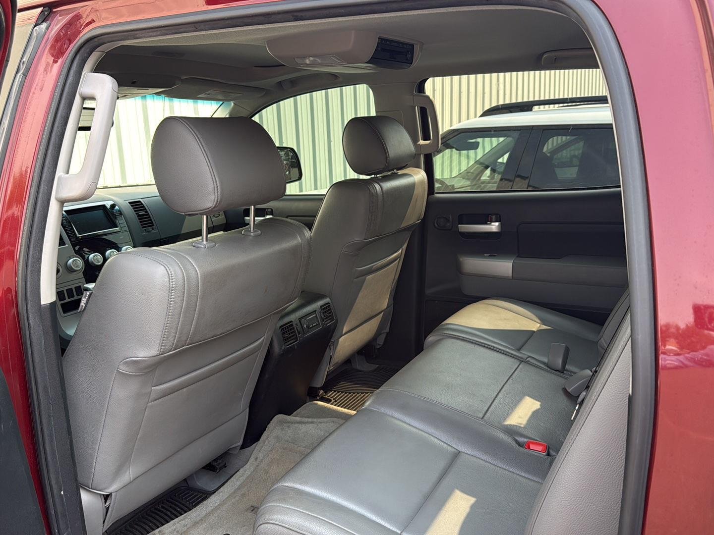 Used 2007  Toyota LTD image 5
