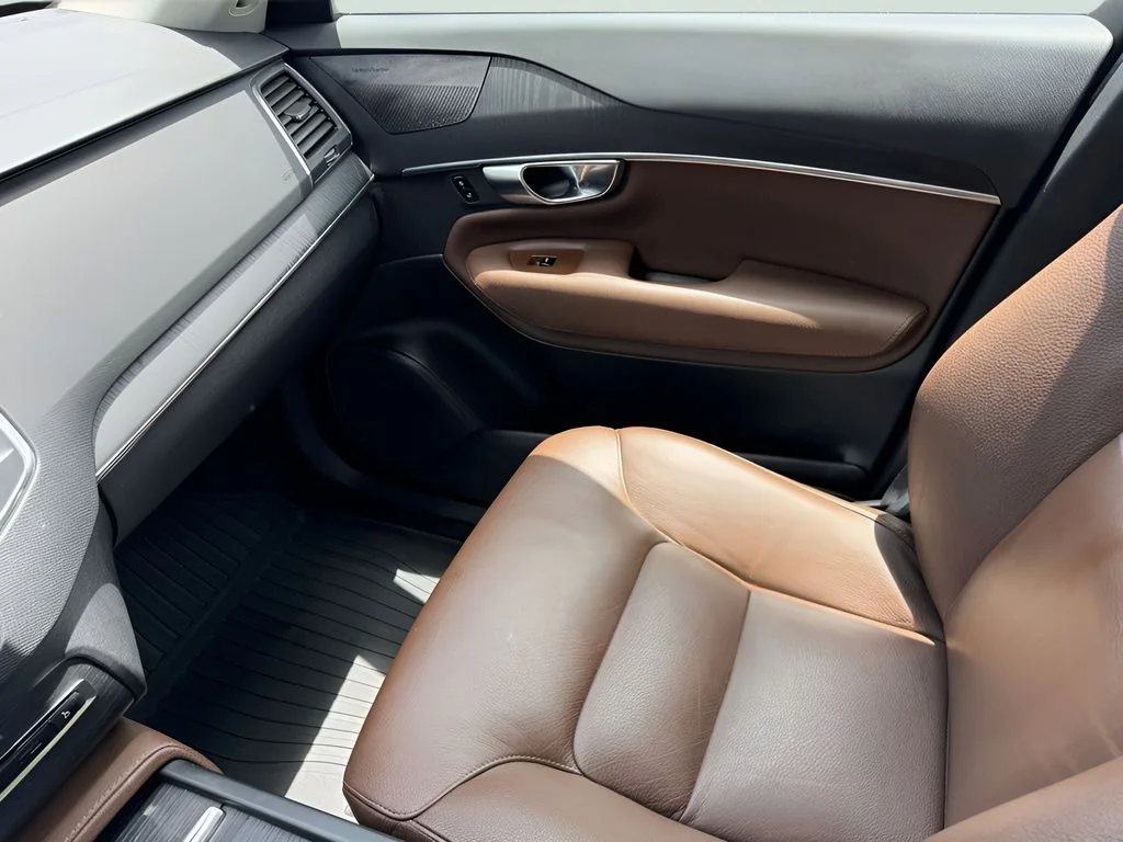 Used 2020 Gray Volvo T6 Momentum image 27