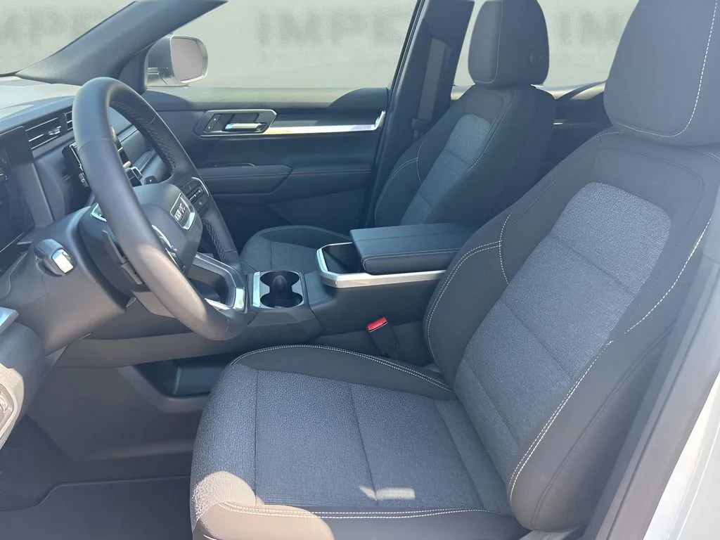 New 2026 Summit White GMC Elevation image 9