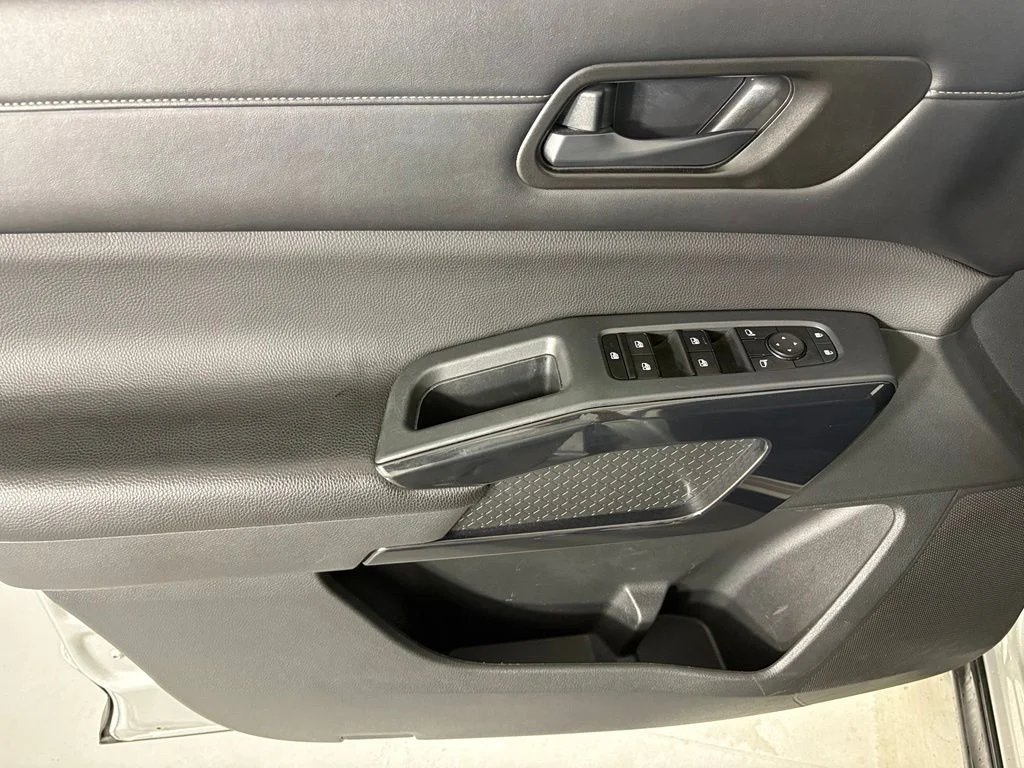 Used 2024 Silver Nissan SV image 20