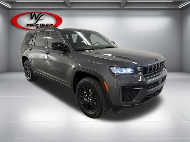 New 2026 Baltic Gray Metallic Clear-Coat Exterior Paint Jeep Altitude image 3