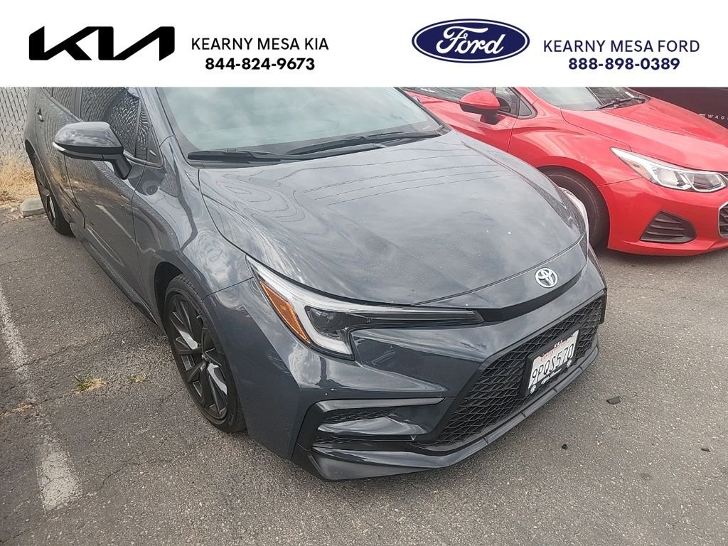 Used 2023  Toyota SE image 1