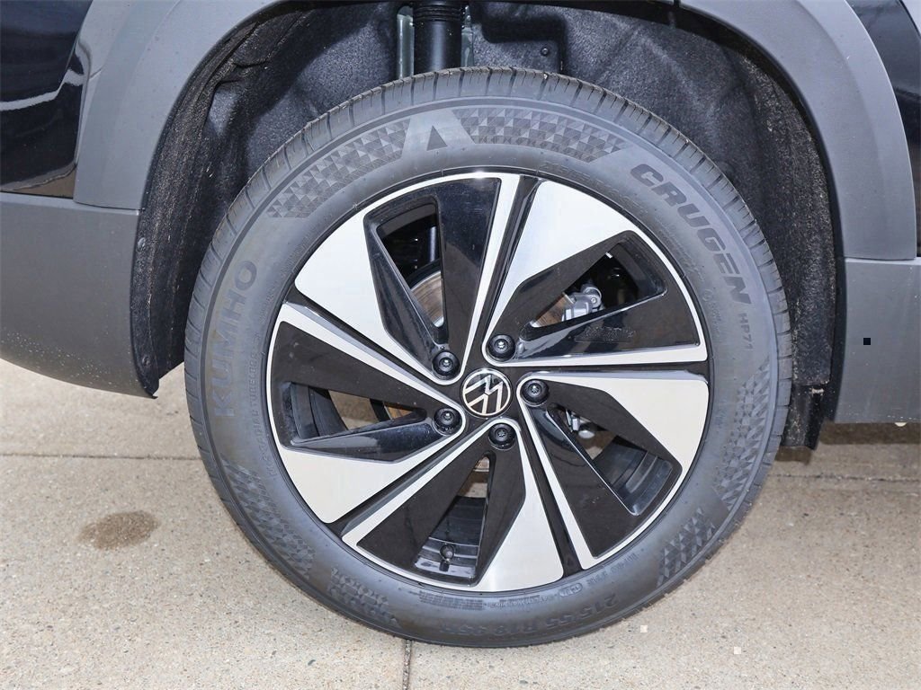 New 2026 Black Volkswagen 1.5T SE image 8