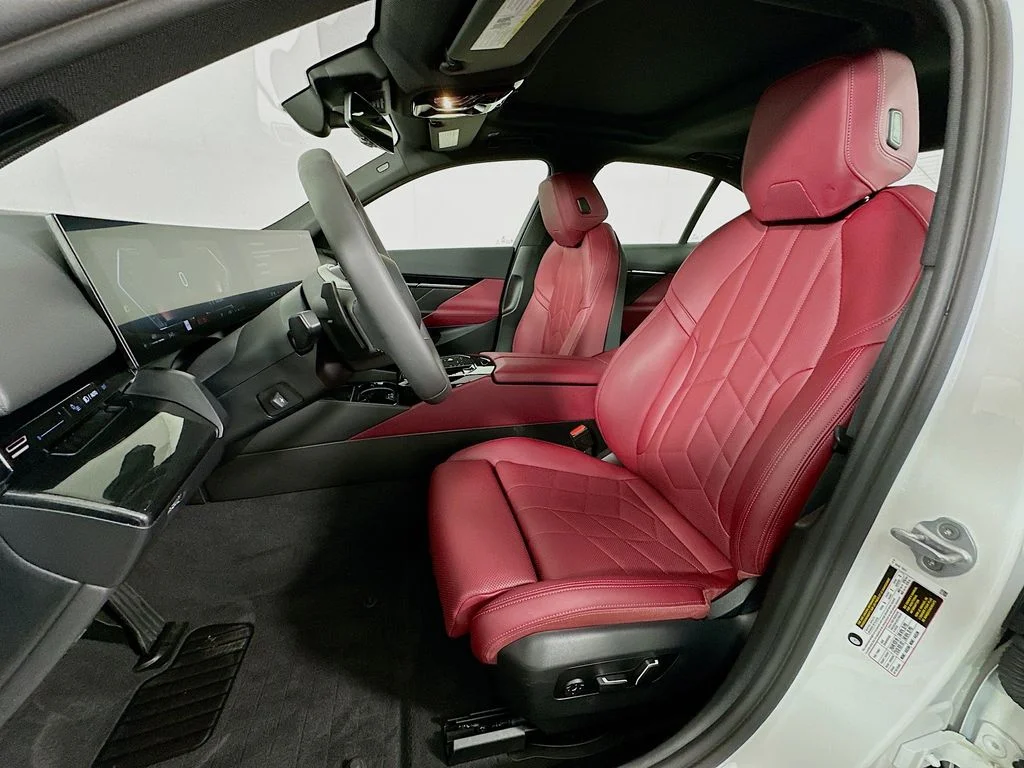 2025 BMW 5 Series 530i - Photo 21