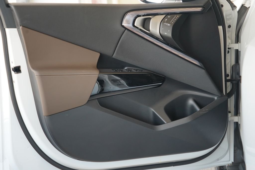 New 2026 Mineral White Metallic BMW 30 xDrive image 9