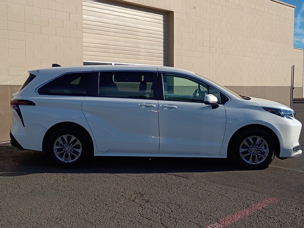 Used 2025 White Toyota LE image 3