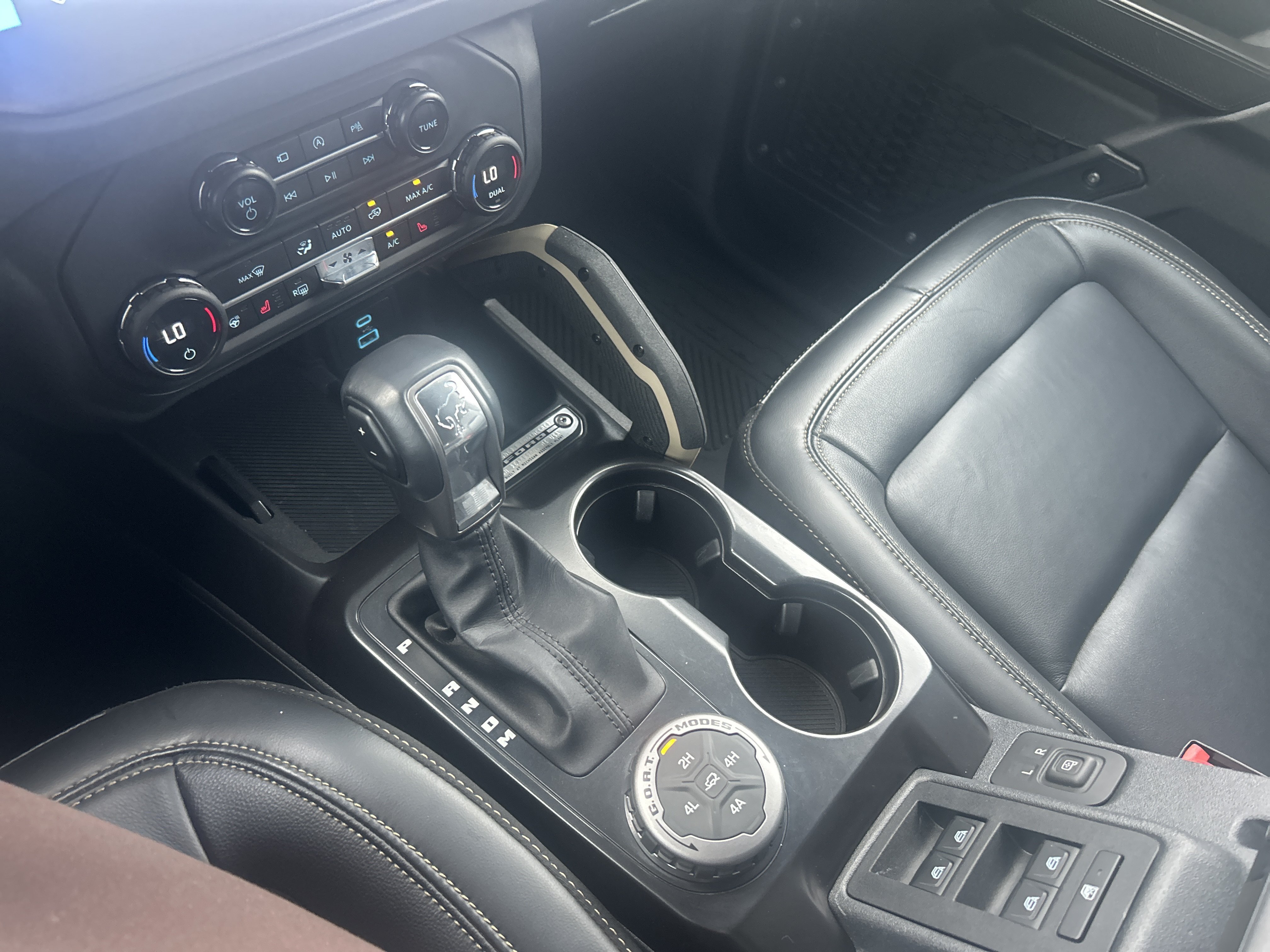 Used 2025 Azure Gray Metallic Ford Badlands image 19