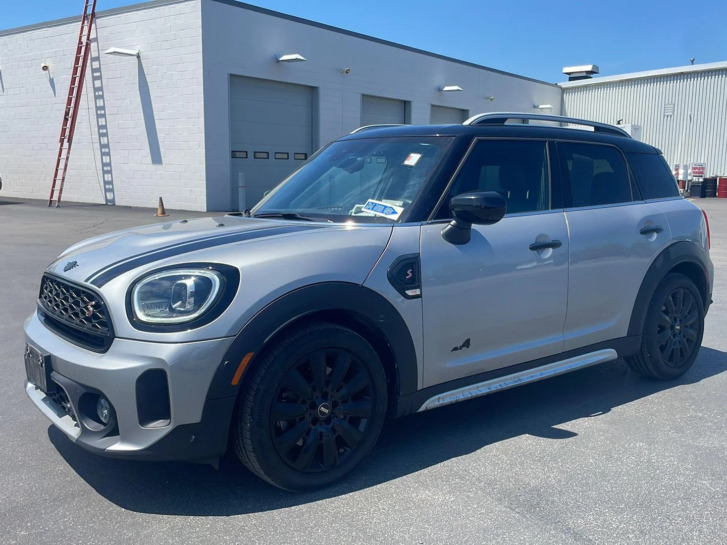 Used 2024 Melting Silver III Metallic MINI Cooper S image 9