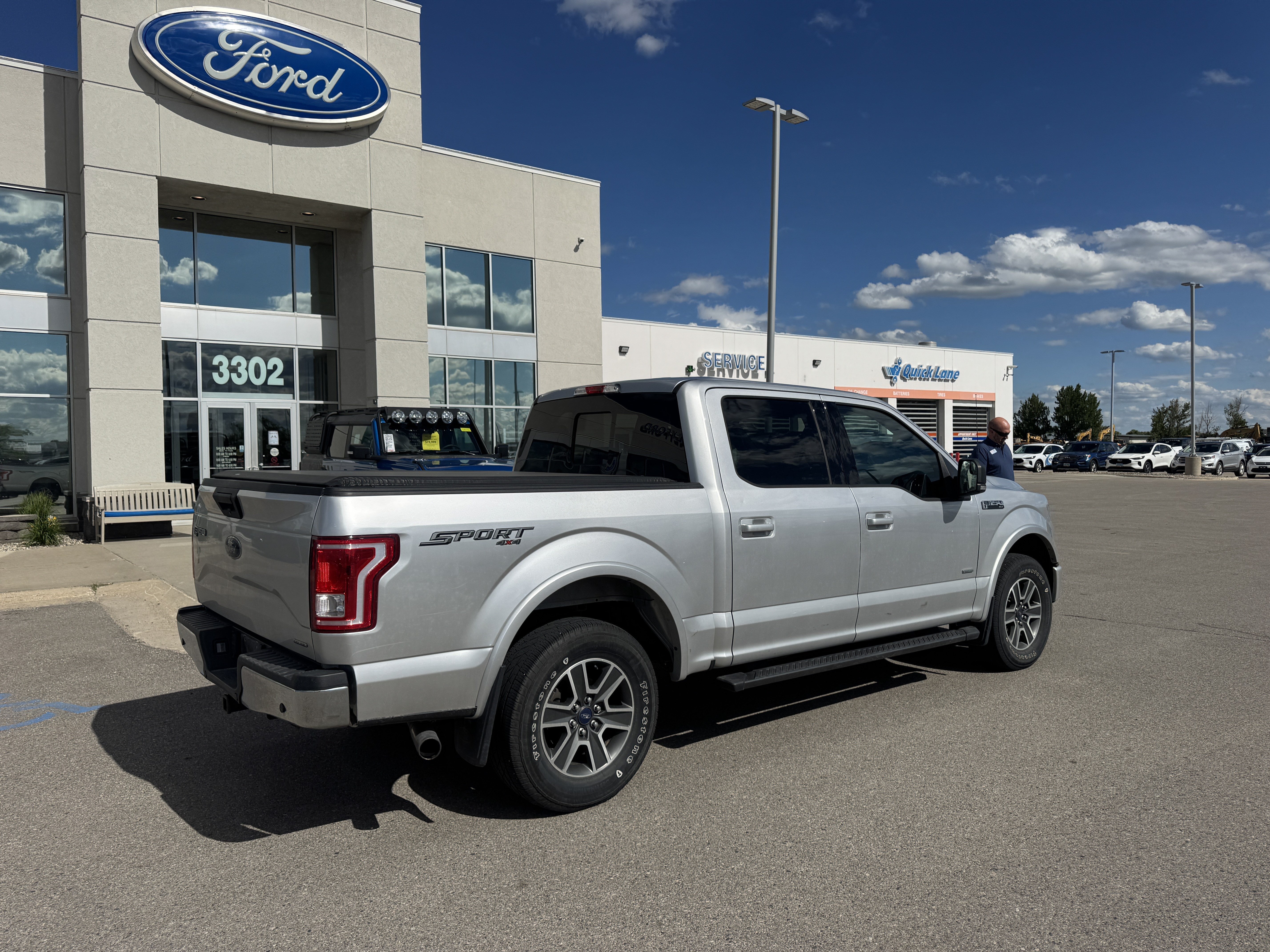 Used 2015 Ingot Silver Metallic Ford XLT image 3