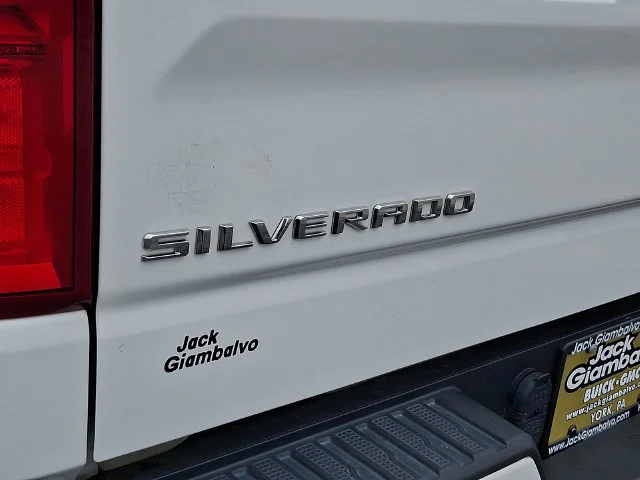 Used 2024 White Chevrolet RST image 31