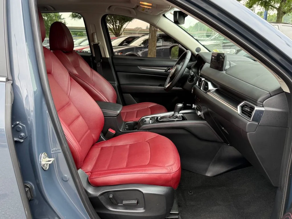 Used 2024 Gray Mazda 2.5 S Carbon Edition image 33