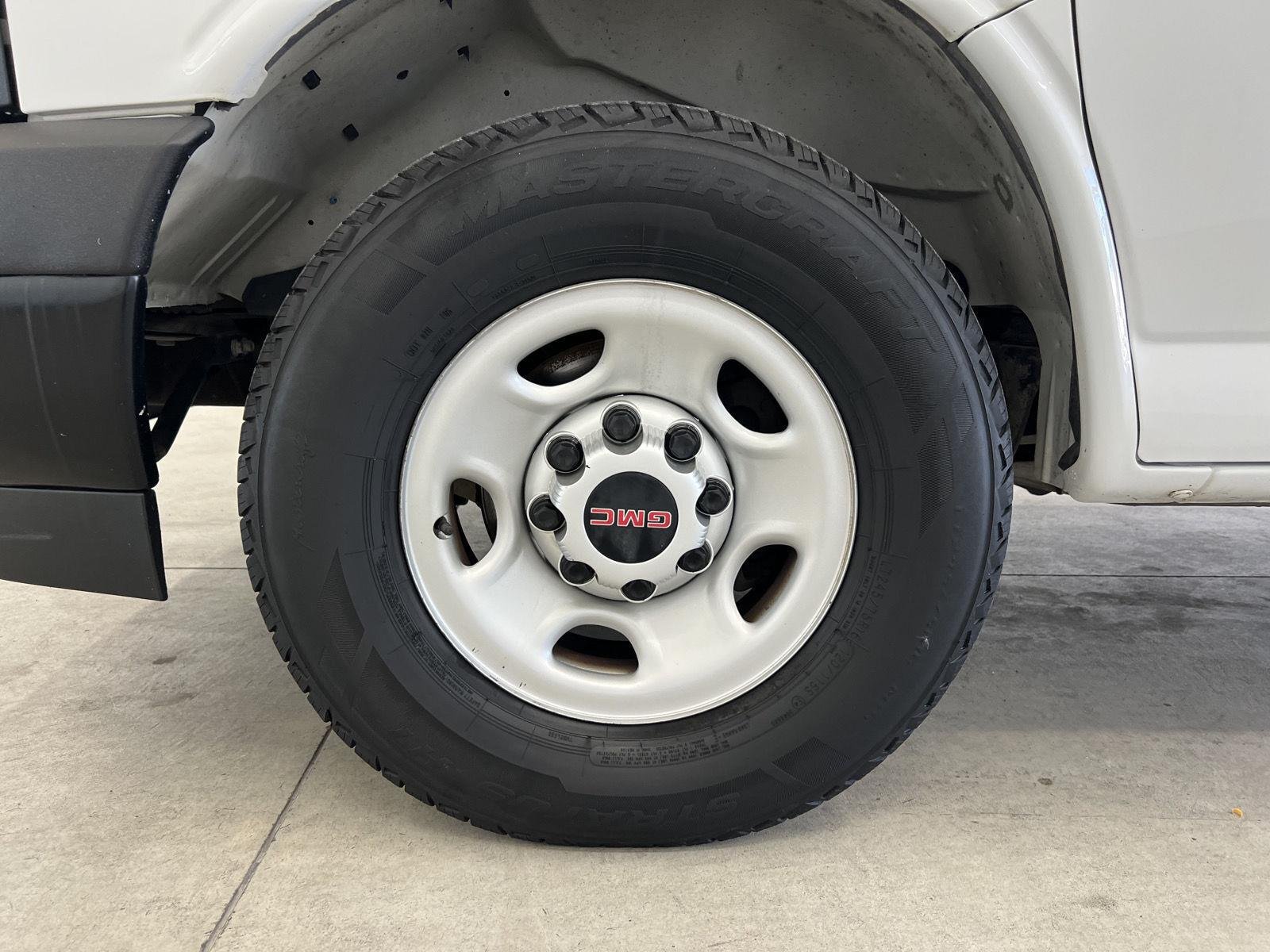 2018 GMC Savana Cargo Work Van - Photo 7