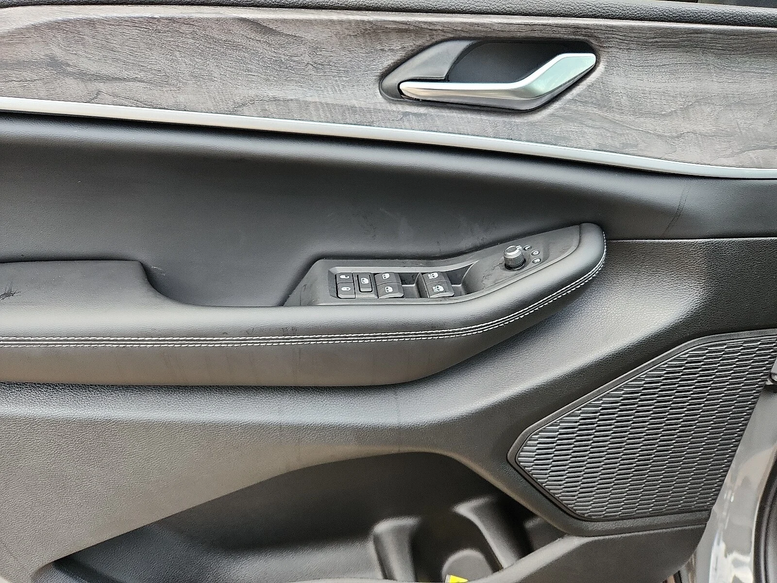 New 2027 Gray Jeep LAREDO 4X4 image 17