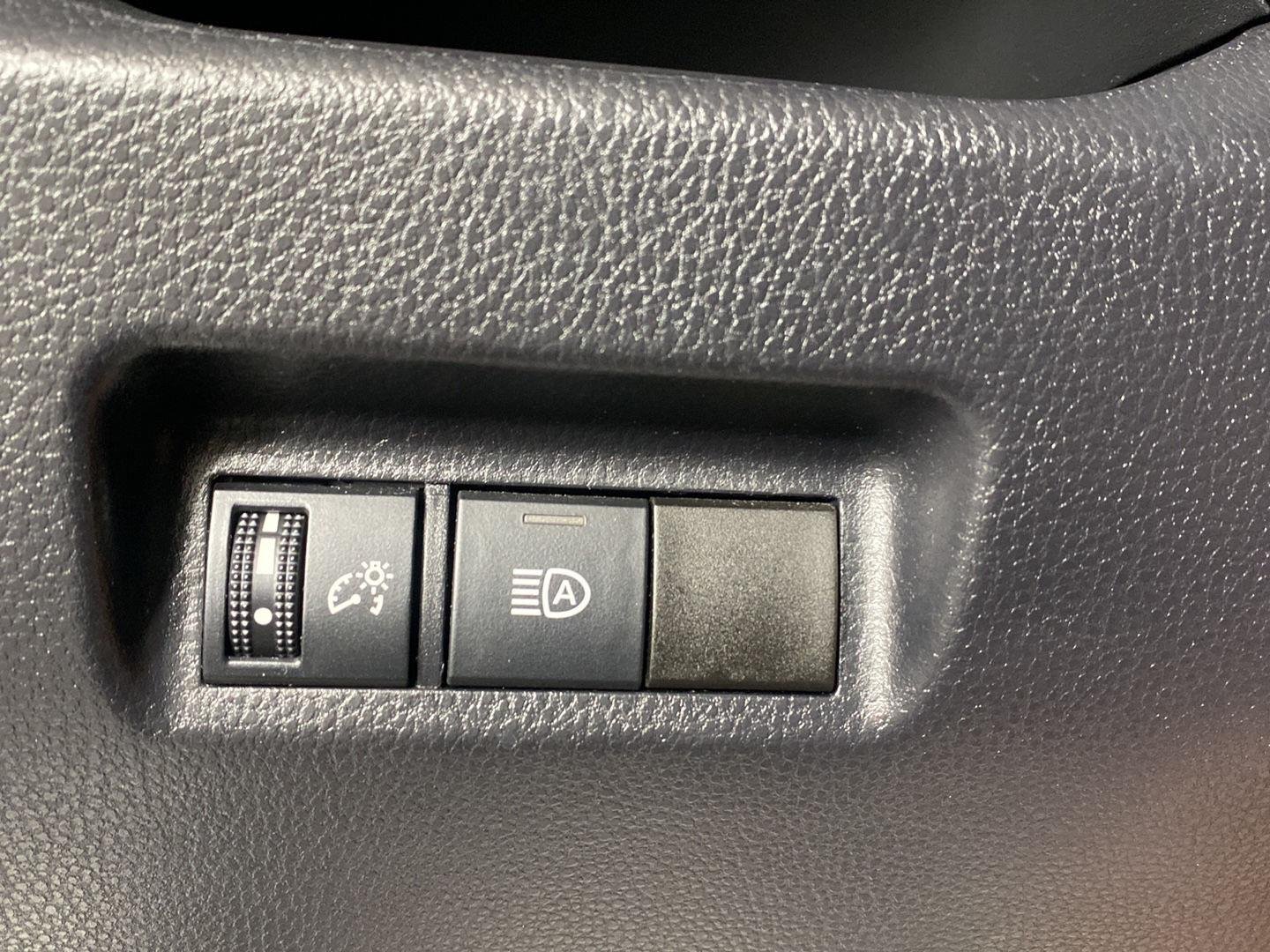 Used 2020 Super White Toyota LE image 18