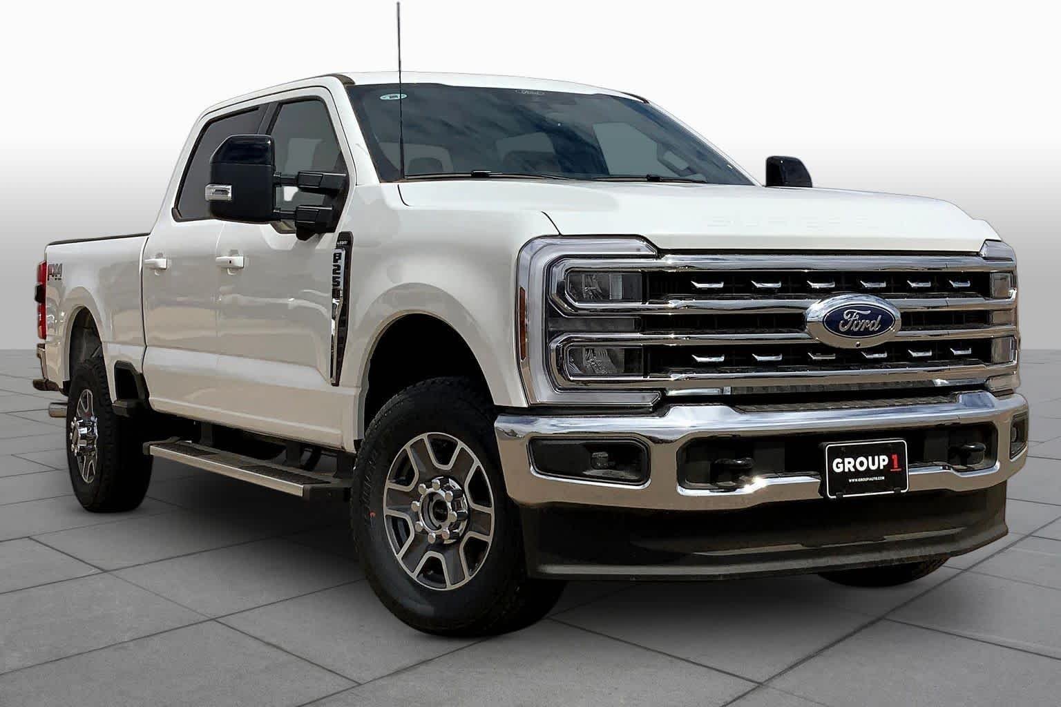 New 2026 Star White Metallic Tri-Coat Ford F-250® Lariat® image 2
