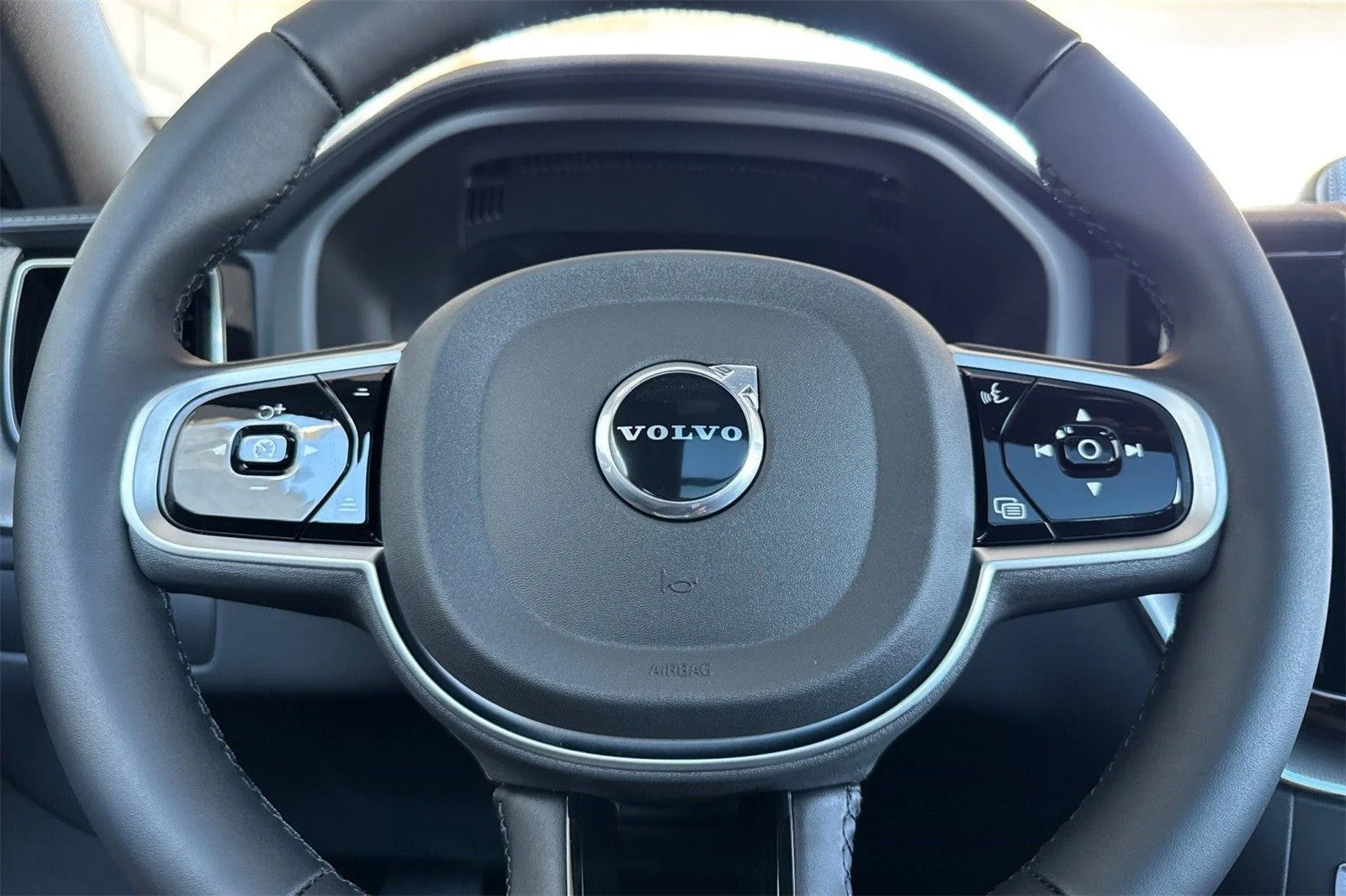 2026 Volvo XC60 Ultra - Photo 25