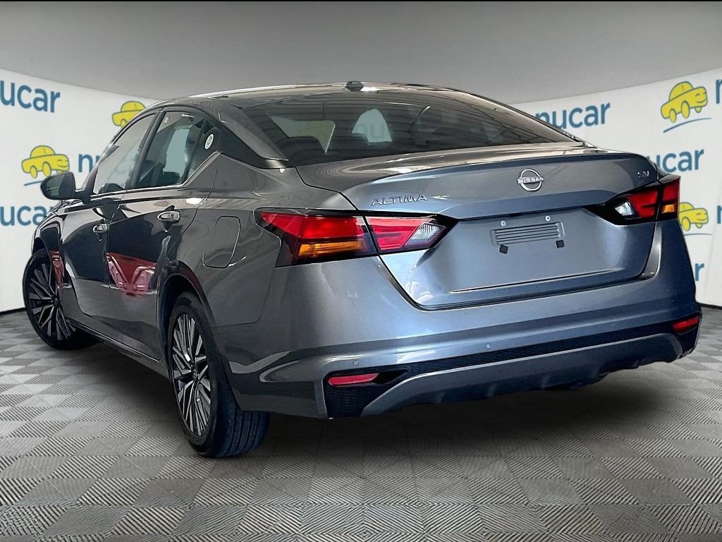 Certified Used 2023 Gray Nissan 2.5 SV image 4