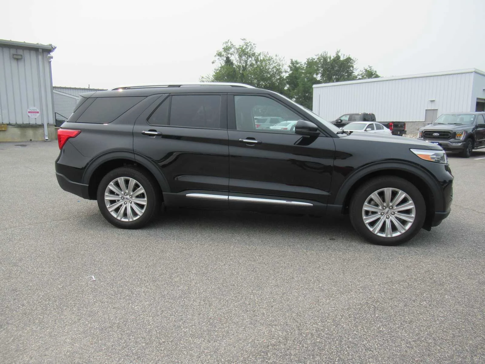 Used 2023 Agate Black Ford Limited image 4