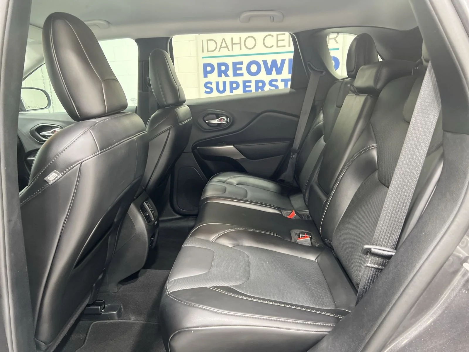 Used 2020 Gray Jeep Latitude Plus image 21