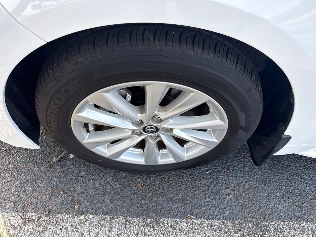Used 2025  Toyota LE image 3