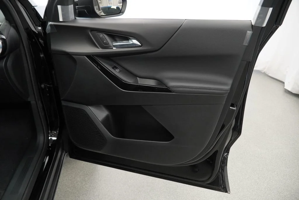 New 2027 Mosaic Black Metallic Chevrolet LT image 27