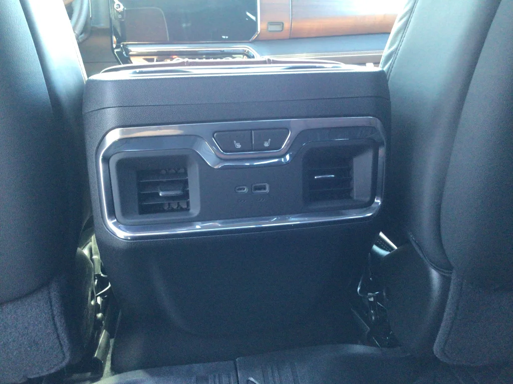 New 2026 Glacier White Tricoat GMC Denali Ultimate image 9